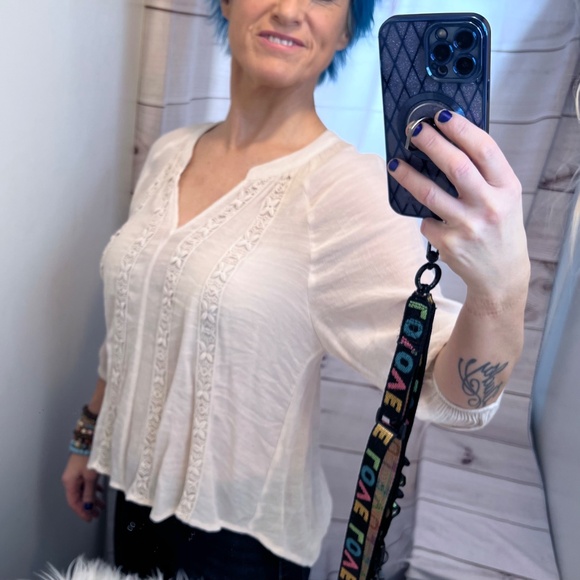 🔥2/$12 ABOUT A GIRL•| Cream Peasant Top Size Small - Picture 3 of 11